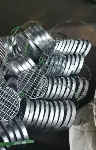 鍍鋅鋼格栅蓋闆：直徑200 厚度25 格子10×30