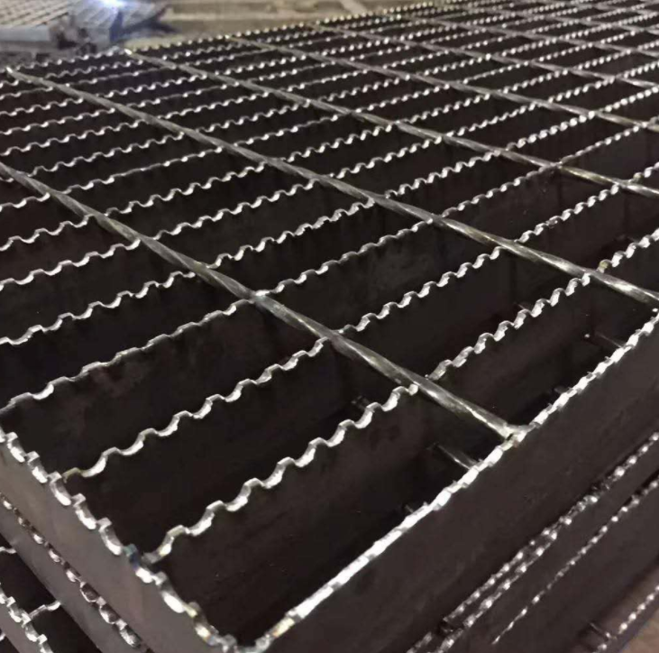 G254/40/50鋸齒形鋼梯腳踏闆鍍鋅300*1000mm